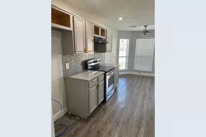 3136 Smokewind Lane, Grand Prairie, TX 75052 - Photo 3