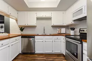 2706 Meadowstone Ct, Carrollton, TX 75006 - Photo 3