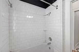 702 N Bishop Ave, Dallas, TX 75208 - Photo 17