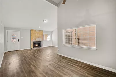 1606 Hawthorne Drive, Arlington, TX 76012 - Photo 3