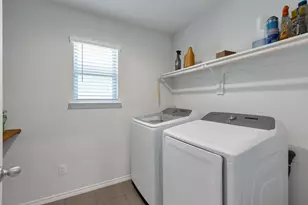 1333 Winding Hollow Dr, Grand Prairie, TX 75052 - Photo 17