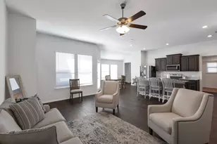 1333 Winding Hollow Dr, Grand Prairie, TX 75052 - Photo 5