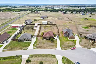 325 Montana Ct, Rhome, TX 76078 - Photo 39