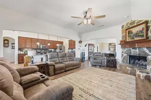 325 Montana Ct, Rhome, TX 76078 - Photo 11