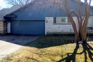 2800 Hedgeway Dr, Arlington, TX 76016 - Photo 3