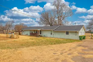 9517 County Rd 419, Grandview, TX 76050 - Photo 13
