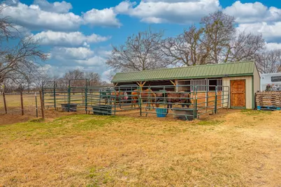 9517 County Road 419, Grandview, TX 76050 - Photo 11