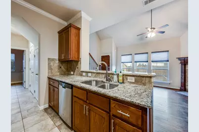 2209 Highland Villa Lane, Arlington, TX 76012 - Photo 5