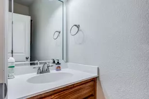 2209 Highland Villa Ln, Arlington, TX 76012 - Photo 13