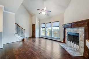 2209 Highland Villa Ln, Arlington, TX 76012 - Photo 3