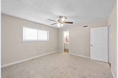 802 Las Palmas Drive, Grand Prairie, TX 75052 - Photo 21