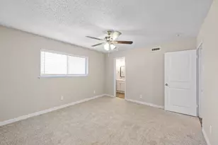 802 Las Palmas Dr, Grand Prairie, TX 75052 - Photo 21