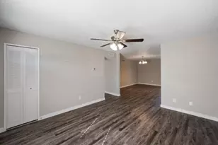 802 Las Palmas Dr, Grand Prairie, TX 75052 - Photo 5