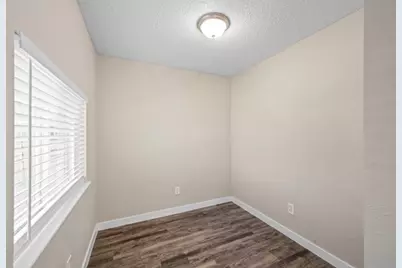 802 Las Palmas Drive, Grand Prairie, TX 75052 - Photo 13