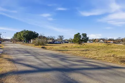 3737 Kolloch Drive, Dallas, TX 75216 - Photo 7