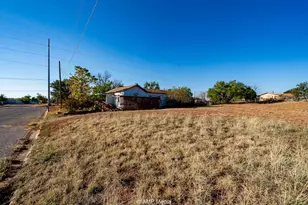 804 Fisher St, Sweetwater, TX 79556 - Photo 5