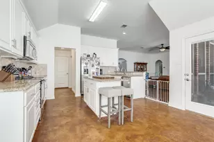 223 Carriage Dr, Willow Park, TX 76087 - Photo 7