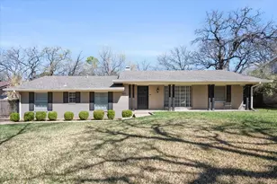 2107 Westwood Dr, Arlington, TX 76012 - Photo 3