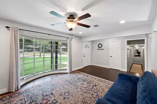 2107 Westwood Dr, Arlington, TX 76012 - Photo 5