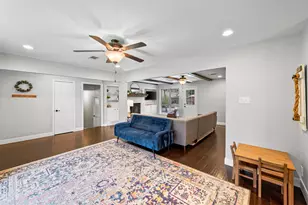 2107 Westwood Dr, Arlington, TX 76012 - Photo 3