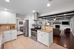 2107 Westwood Dr, Arlington, TX 76012 - Photo 19