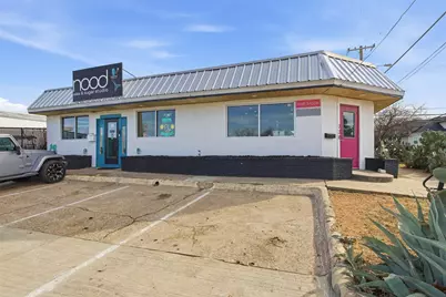 738 W Davis Street, Dallas, TX 75208 - Photo 1