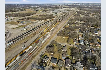 8240 Carbondale Street, Dallas, TX 75216 - Photo 17