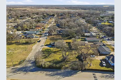 8240 Carbondale Street, Dallas, TX 75216 - Photo 5