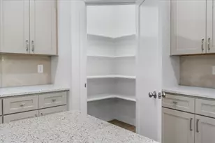 4715 Ramey Ave, Fort Worth, TX 76105 - Photo 9