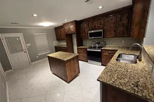 700 White Fields Way, Arlington, TX 76002 - Photo 5