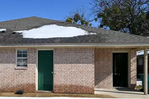 606 N Sewell Dr, Decatur, TX 76234 - Photo 1