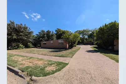 710 Boulevard Boulevard N, Dallas, TX 75211 - Photo 1