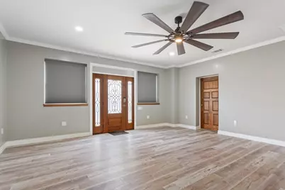 202 N Avenue D, Clifton, TX 76634 - Photo 7