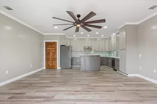 202 N Avenue D, Clifton, TX 76634 - Photo 9