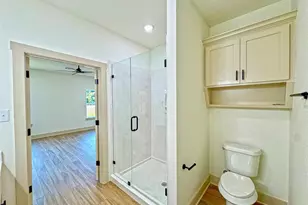 224 Hazelwood Dr, Woodway, TX 76712 - Photo 17