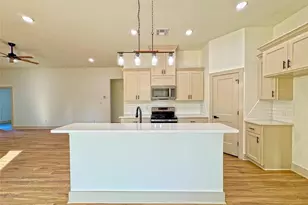 224 Hazelwood Dr, Woodway, TX 76712 - Photo 7