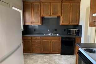 607 E Hale Ave, Decatur, TX 76234 - Photo 3