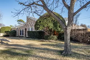 1102 Trophy Club Dr, Roanoke, TX 76262 - Photo 3