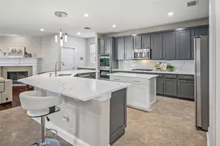 8812 Bluffcreek Ln, Plano, TX 75024 - Photo 11