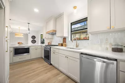 9911 Glen Canyon Drive, Dallas, TX 75243 - Photo 11