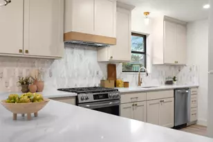 9911 Glen Canyon Dr, Dallas, TX 75243 - Photo 9