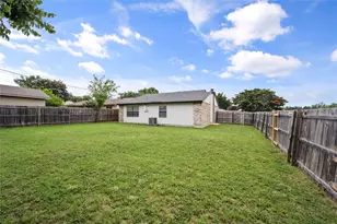 831 Netherland Dr, Arlington, TX 76017 - Photo 25