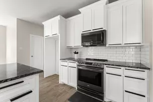 123 Chamblin Dr, Cedar Hill, TX 75104 - Photo 9