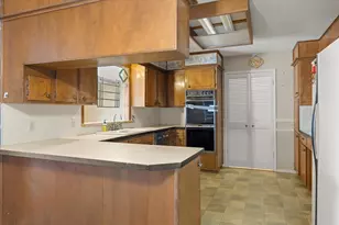 5105 Fairway Cir, De Cordova, TX 76049 - Photo 11