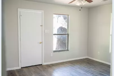 2416 Smith Avenue, Irving, TX 75061 - Photo 17