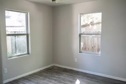 2416 Smith Avenue, Irving, TX 75061 - Photo 23