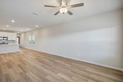 805 Leavenworth Drive, Princeton, TX 75071 - Photo 9