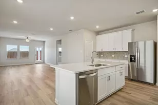 805 Leavenworth Dr, Princeton, TX 75071 - Photo 3