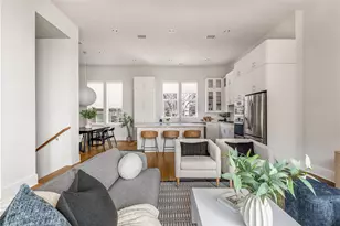 381 E Greenbriar Ln, Dallas, TX 75203 - Photo 1