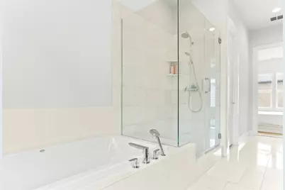 381 E Greenbriar Lane #401, Dallas, TX 75203 - Photo 19